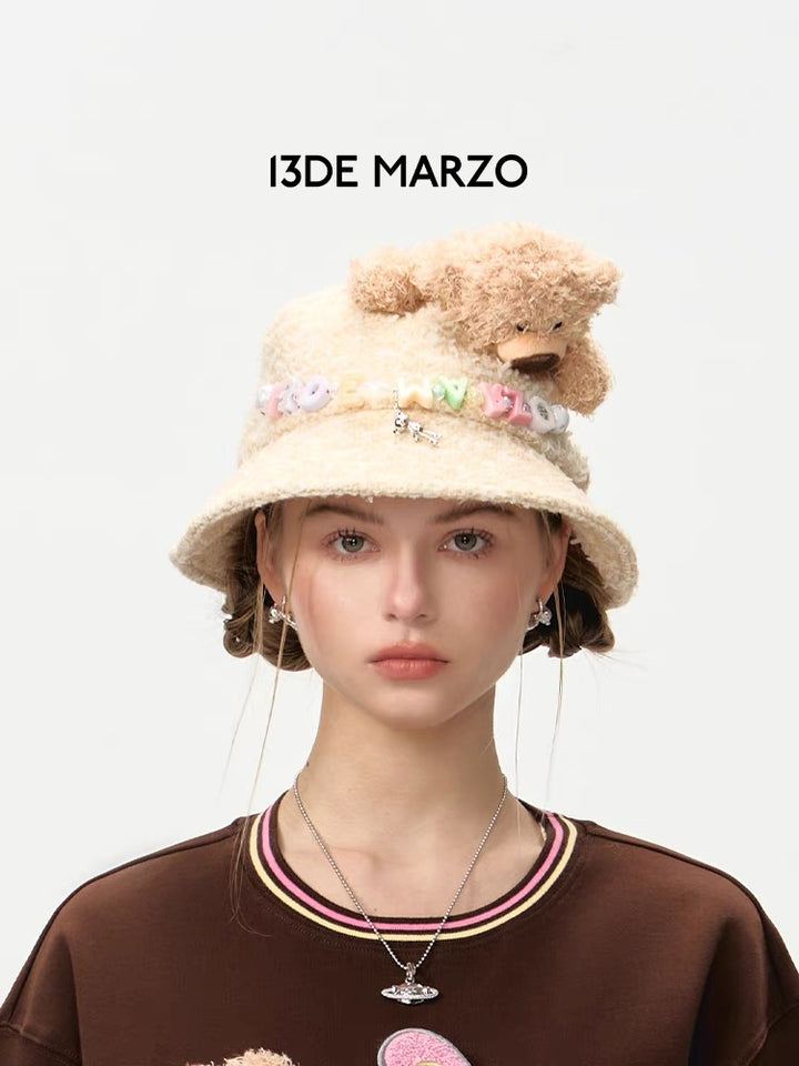 13De Marzo LOGO PENDENT BUCKET HAT