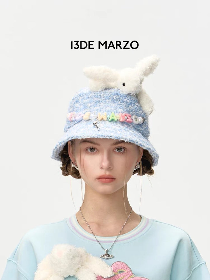 13De Marzo LOGO PENDENT BUCKET HAT