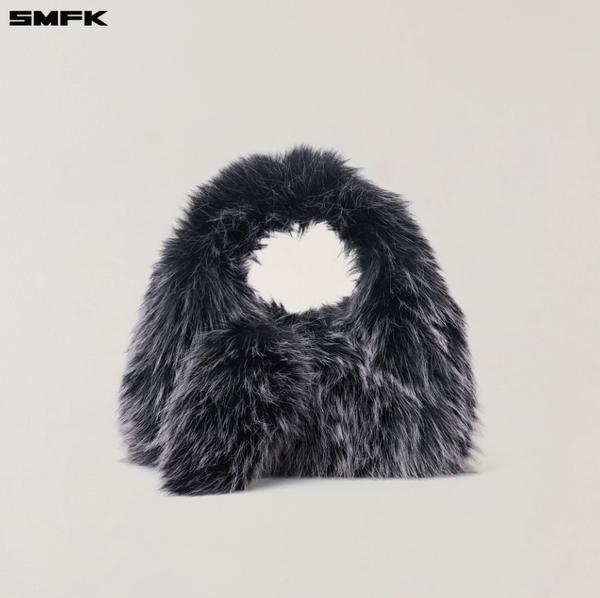 COMPASS COBBLE FURRY BAG/SMALL SILVER FOX