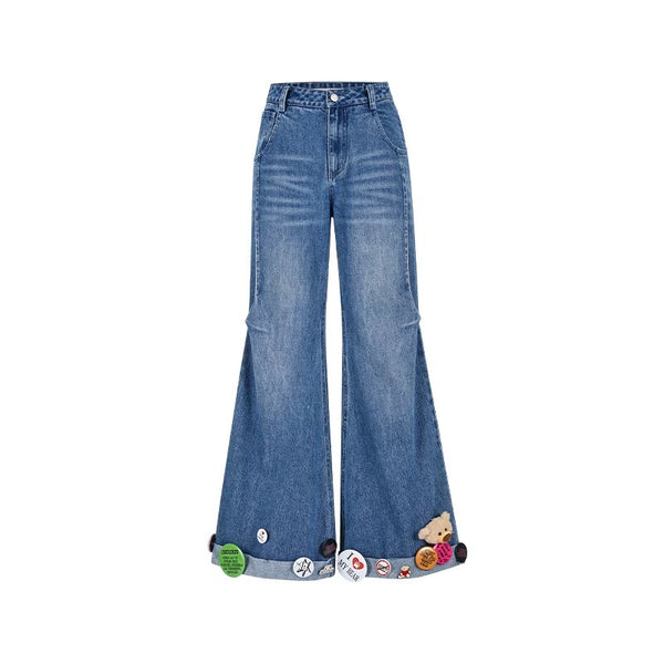 BADGE WASHED DENIM JEANS