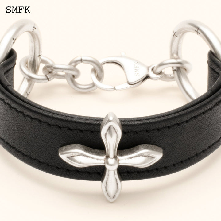 SMFK COMPASS BLACK THICK LEATHER WRISTBAND