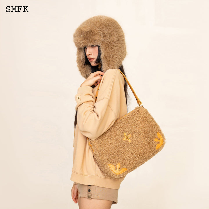 SMFK COMPASS KITTY BAG IN WHEAT (LARGE)