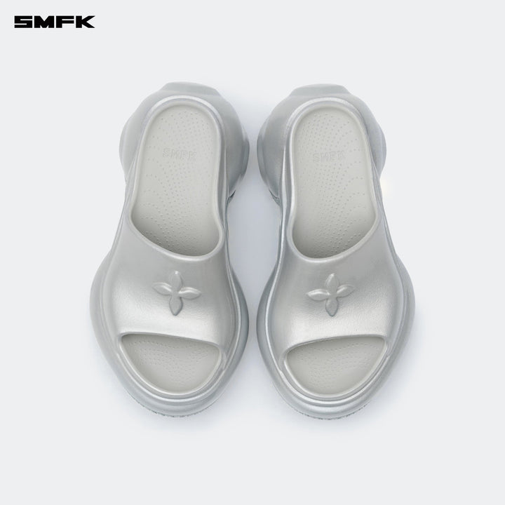 SMFK COMPASS WAVE HIGH-HEEL BUMPER SANDALS IN SILVER (9.5CM)