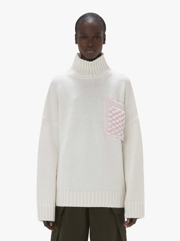 JW Anderson TEXTURED PATCH POCKET TURTELNECKJUMPER/WHITE