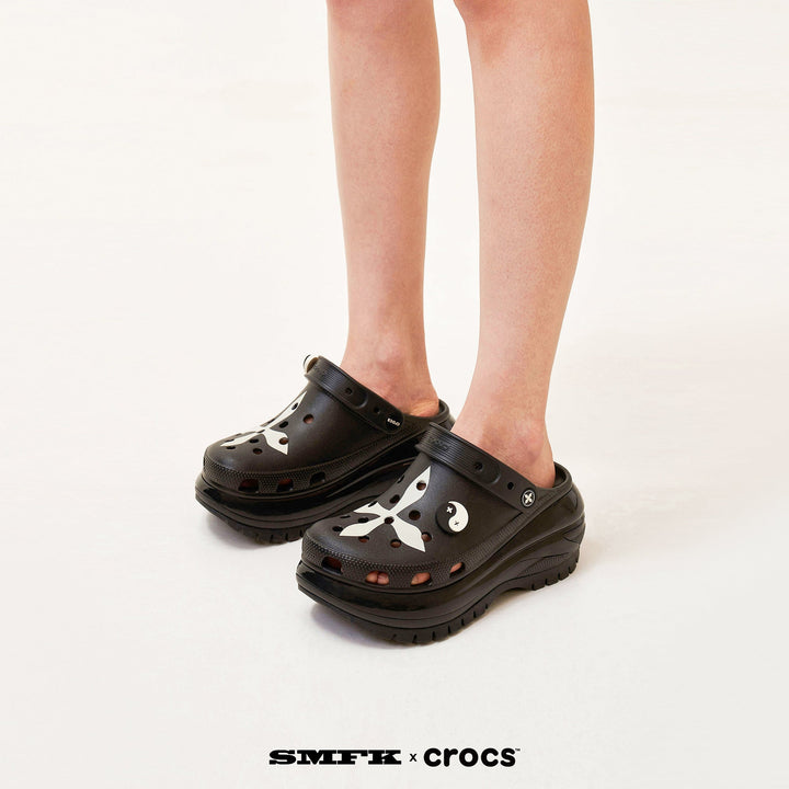 SMFK SMFK X CROCS BLACK AND WHITE CROSS CLOG UNISEX