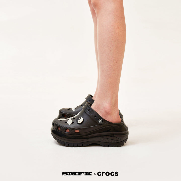 SMFK SMFK X CROCS BLACK AND WHITE CROSS CLOG UNISEX