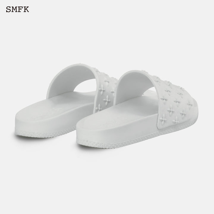 SMFK WHITE GARDEN SPORTS SLIPPERS