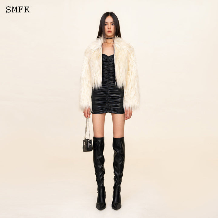 13De Marzo WILDWORLD FAUX FUR SHORT JACKET IN WHITE