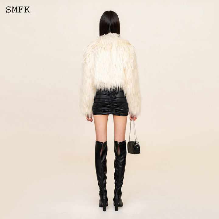 13De Marzo WILDWORLD FAUX FUR SHORT JACKET IN WHITE