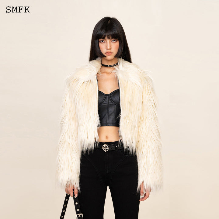 13De Marzo WILDWORLD FAUX FUR SHORT JACKET IN WHITE