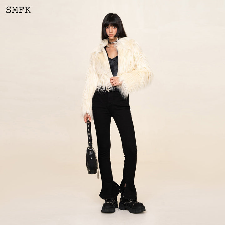 13De Marzo WILDWORLD FAUX FUR SHORT JACKET IN WHITE