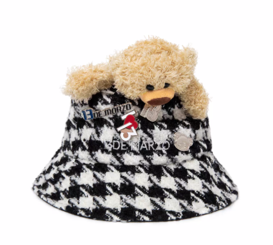 HOUNDSTOOTH BEAR BUCKET HAT