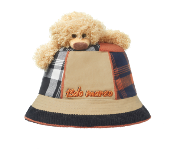 BEAR INSIDE-OUT PLAID BUCKET HAT