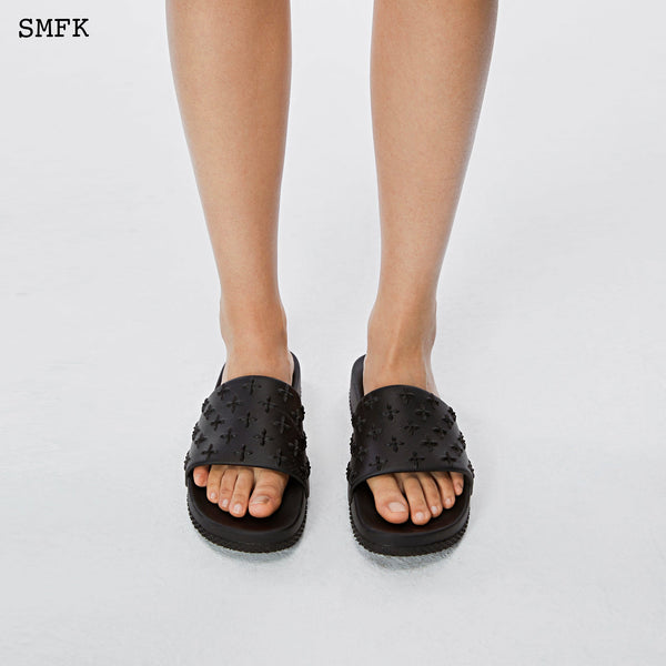 BLACK GARDEN SPORTS SLIPPERS