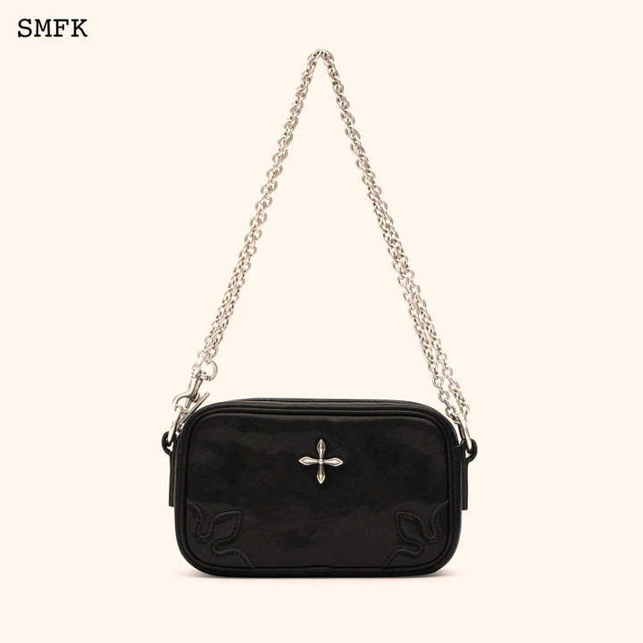 SMFK COMPASS ADVENTURE CHAIN BAG IN BLACK