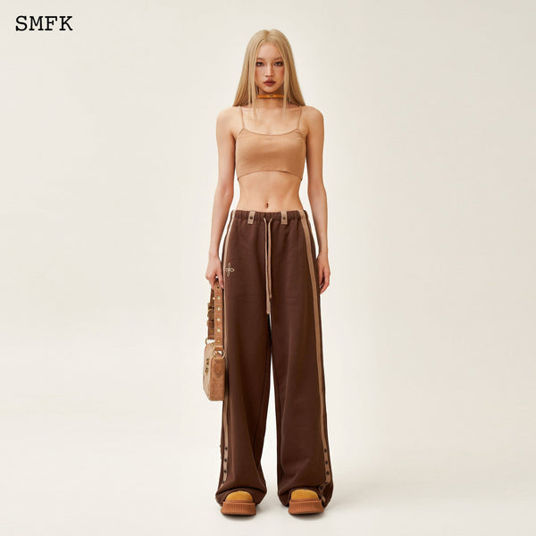 SMFK COMPASS ADVENTURE WIDE-LEG SWEATPANTS BROWN