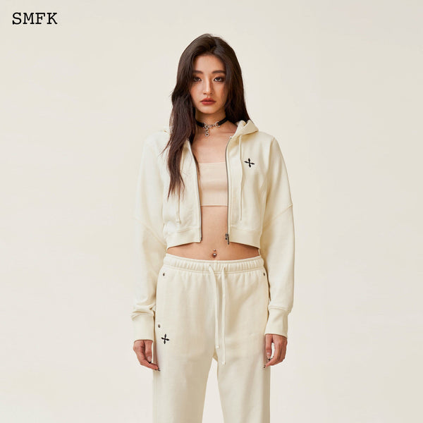 SMFK COMPASS RUSH SHORT SPORTY HOODIE IN WHITE