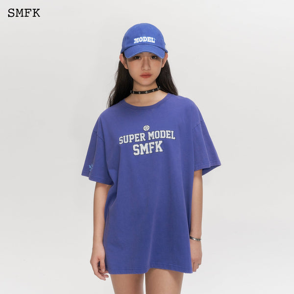 MODEL OVERSIZED VINTAGE TEE