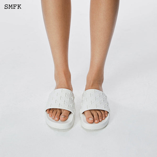 SMFK WHITE GARDEN SPORTS SLIPPERS